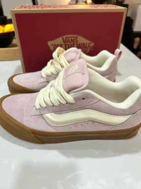 VANS CHUNKY KNU SKOOL RUNNERS - NEVER WORN